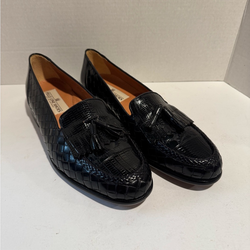 Pelle Line Black Tassel Penny Loafers